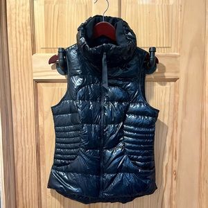 Lululemon shiny black puffer vest